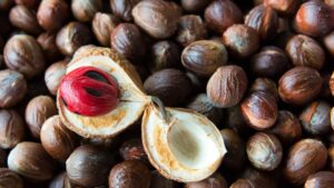 Hạt nutmeg và bí quyết tăng cường sức khỏe bạn không ngờ tới